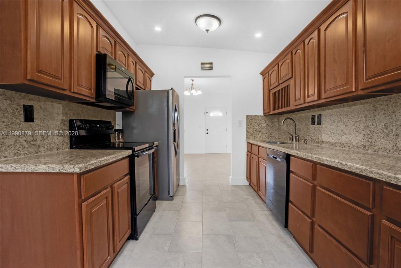 6339 SW 32nd St, Miami, FL 33155 Photo