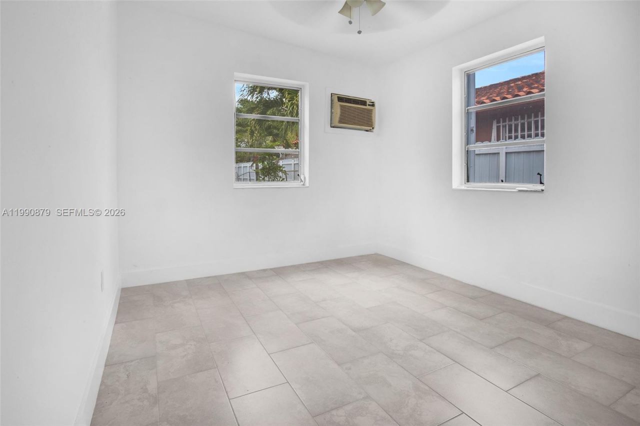 6339 SW 32nd St, Miami, FL 33155 Photo