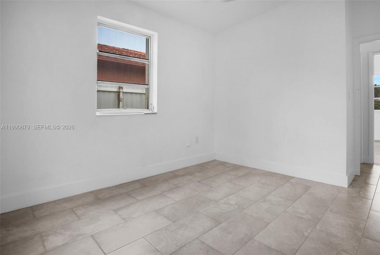 6339 SW 32nd St, Miami, FL 33155 Photo