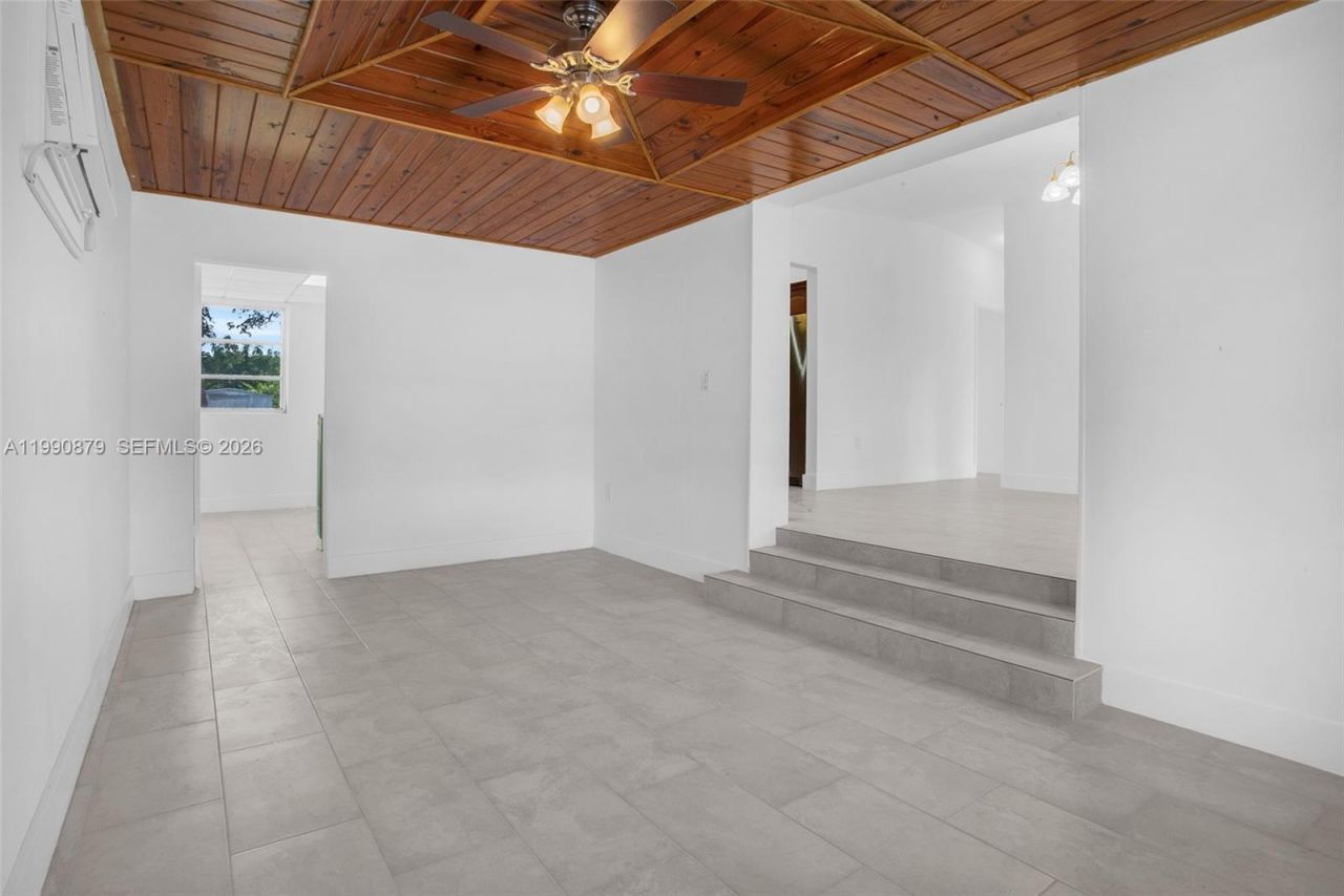 6339 SW 32nd St, Miami, FL 33155 Photo