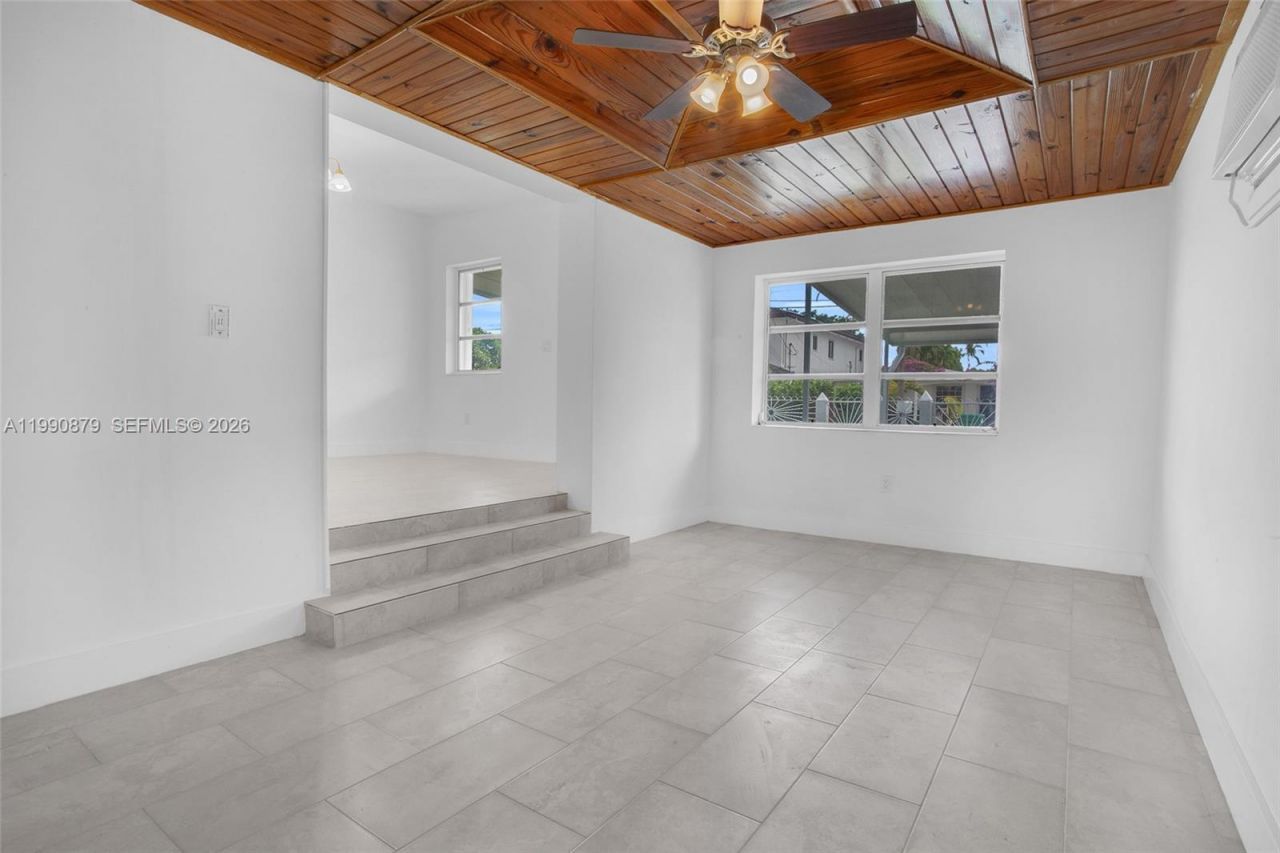 6339 SW 32nd St, Miami, FL 33155 Photo