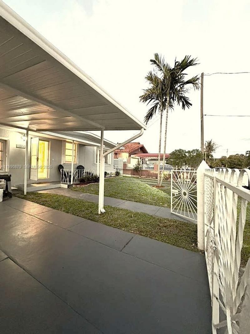 6339 SW 32nd St, Miami, FL 33155 Photo