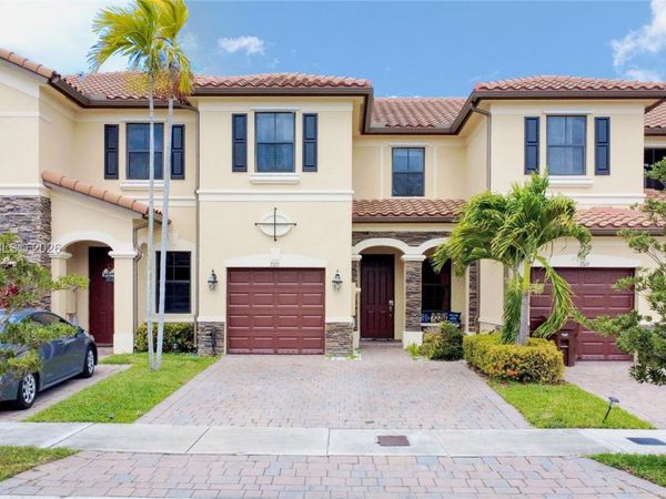 3323 W 90th Ter , Hialeah, FL 33018