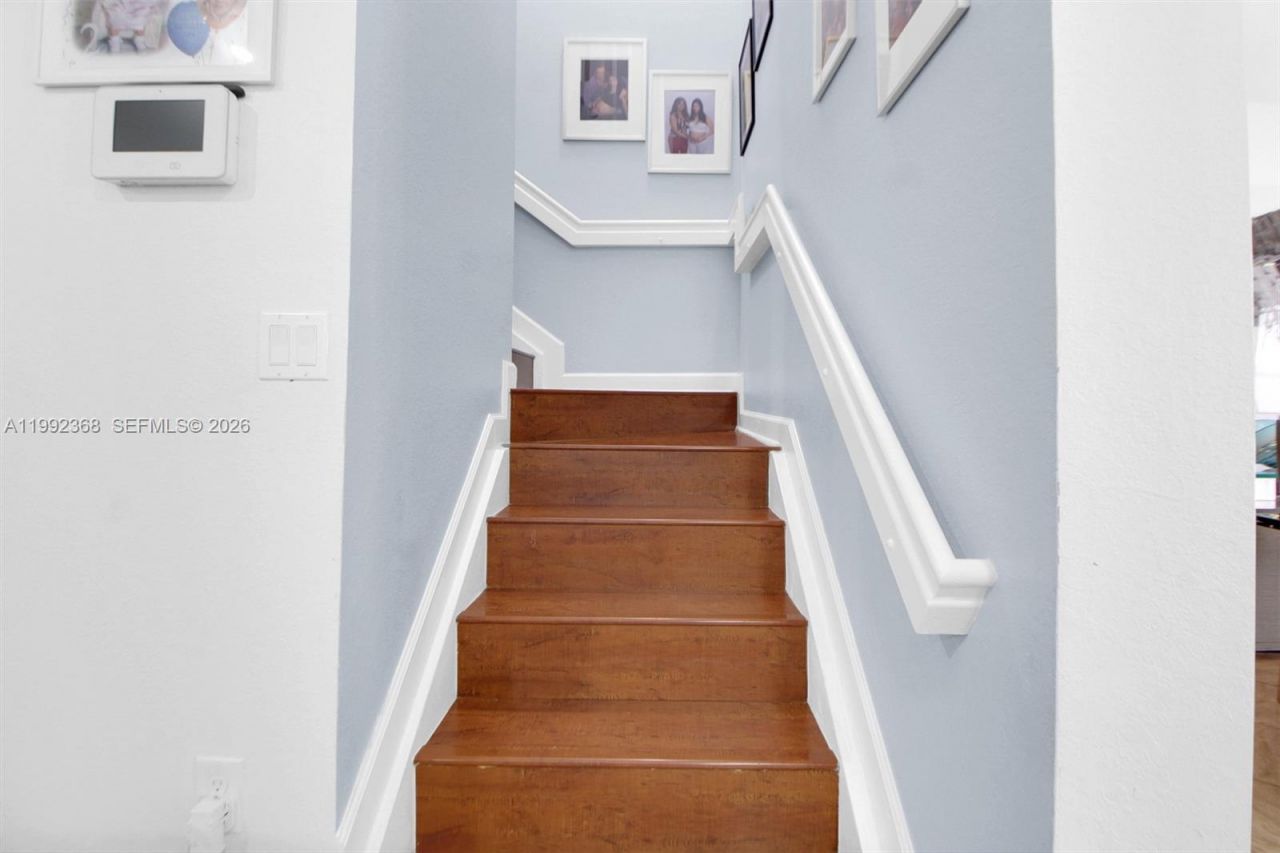 3323 W 90th Ter , Hialeah, FL 33018 Photo