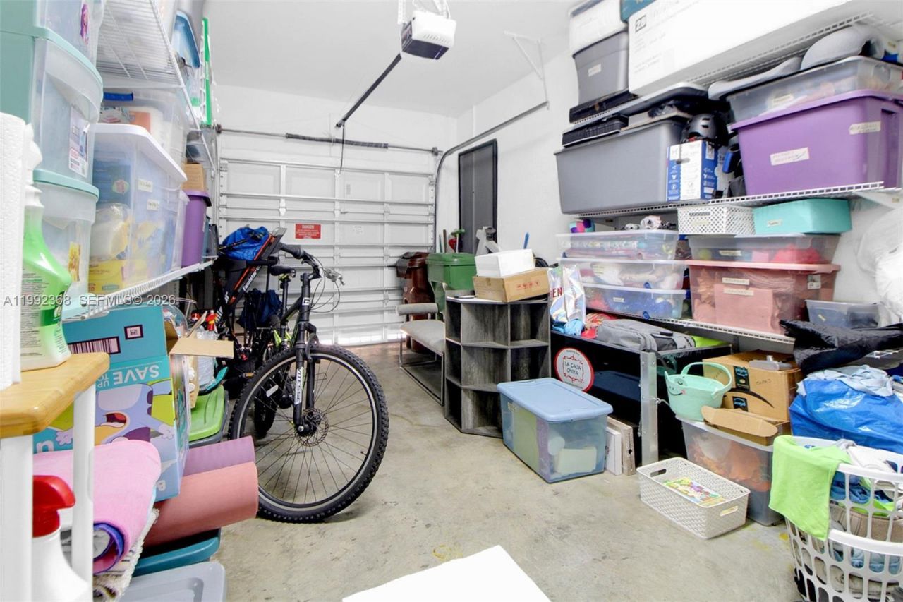 3323 W 90th Ter , Hialeah, FL 33018 Photo