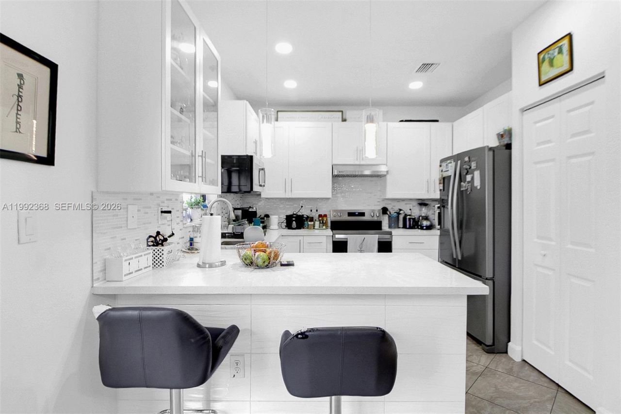 3323 W 90th Ter , Hialeah, FL 33018 Photo