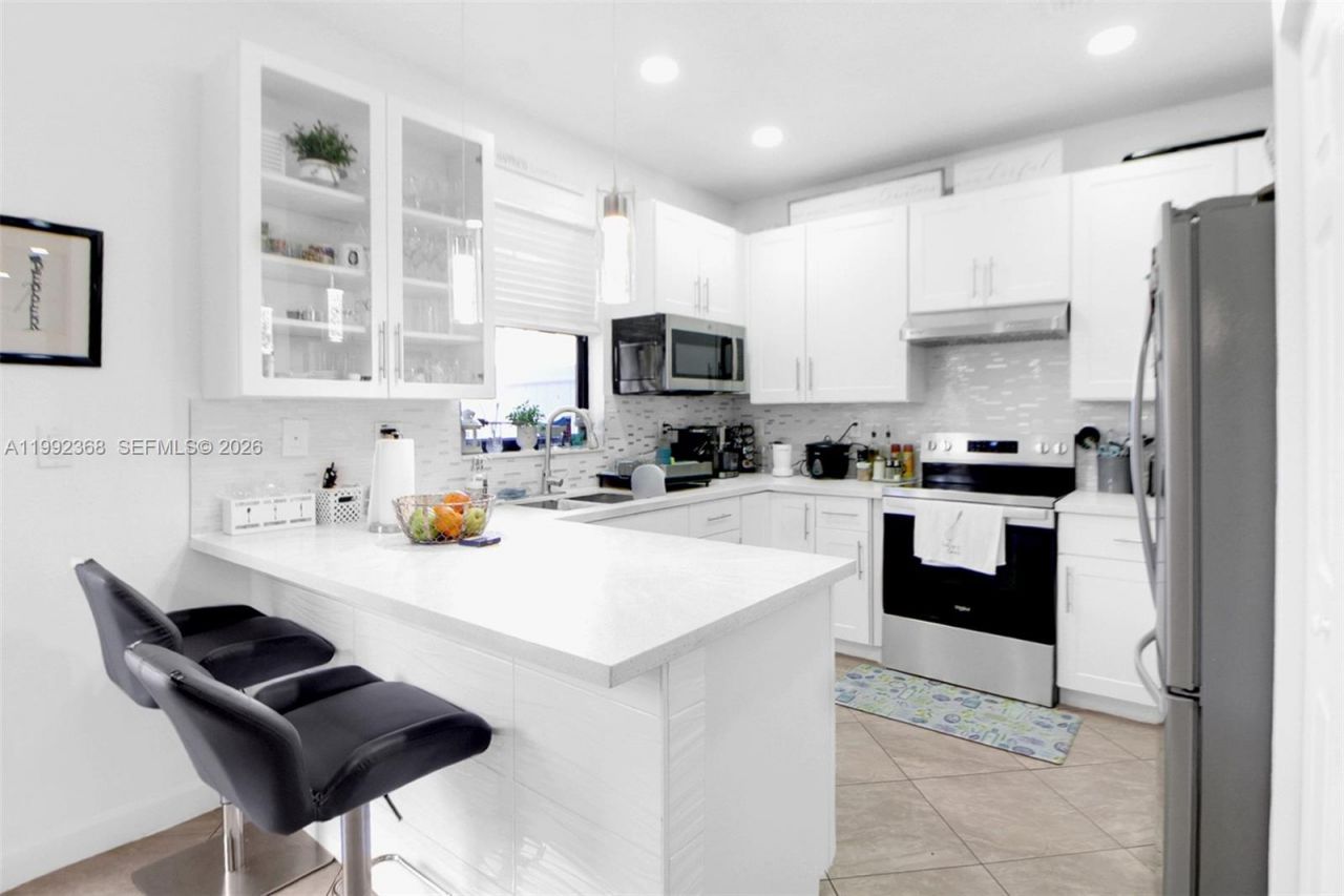 3323 W 90th Ter , Hialeah, FL 33018 Photo