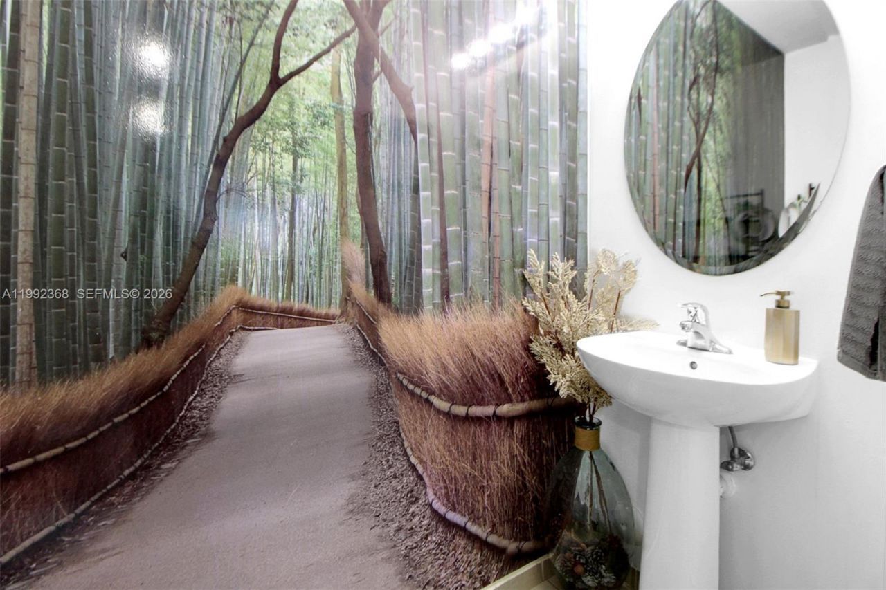 3323 W 90th Ter , Hialeah, FL 33018 Photo