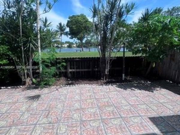 6713 SW 112th Ct, Miami, FL 33173