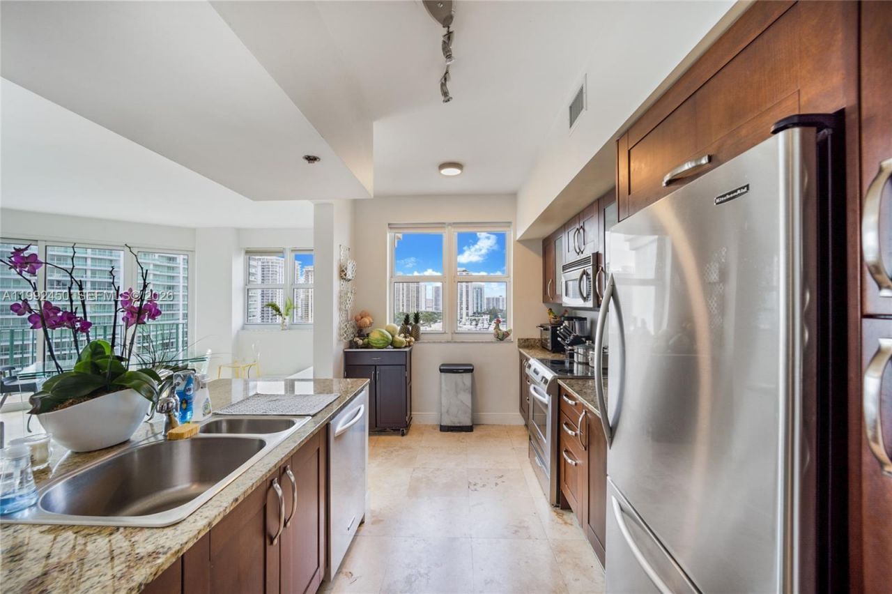 20000 E Country Club Dr , Unit 1211, Aventura, FL 33180 Photo