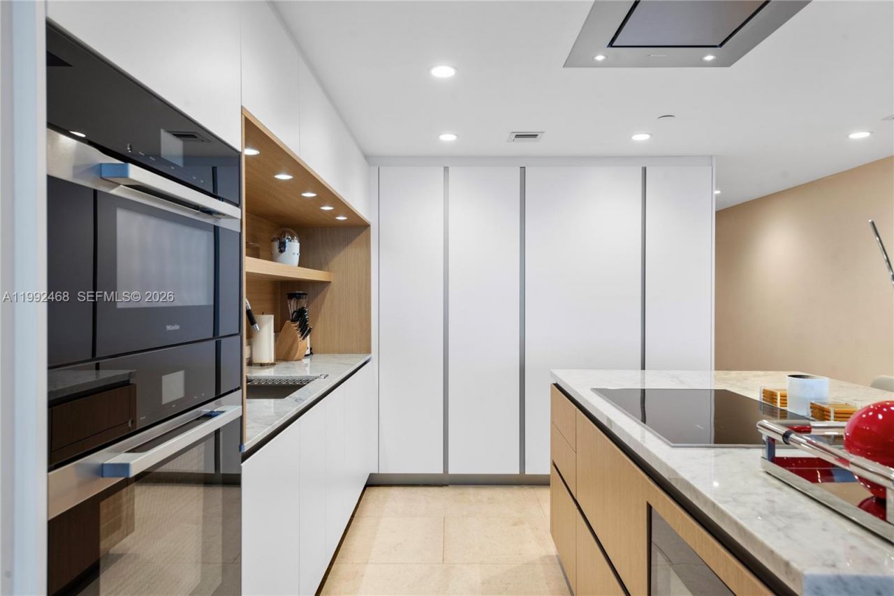 1135 103rd St, Unit 303, Bay Harbor Islands, FL 33154 Photo