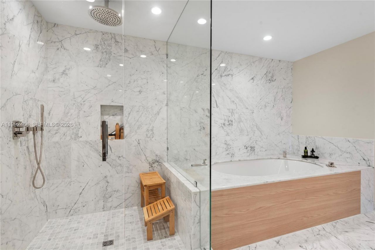 1135 103rd St, Unit 303, Bay Harbor Islands, FL 33154 Photo