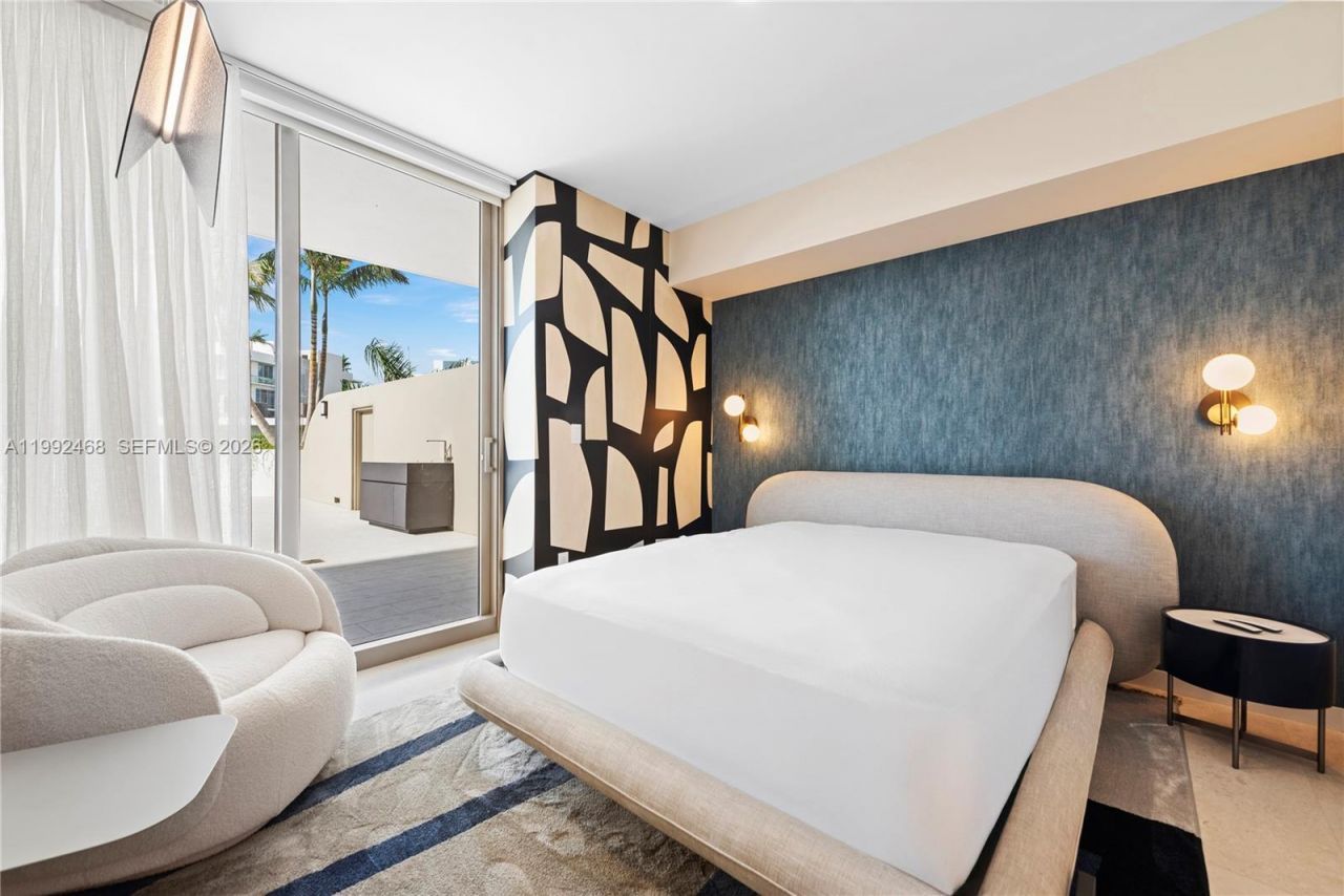 1135 103rd St, Unit 303, Bay Harbor Islands, FL 33154 Photo