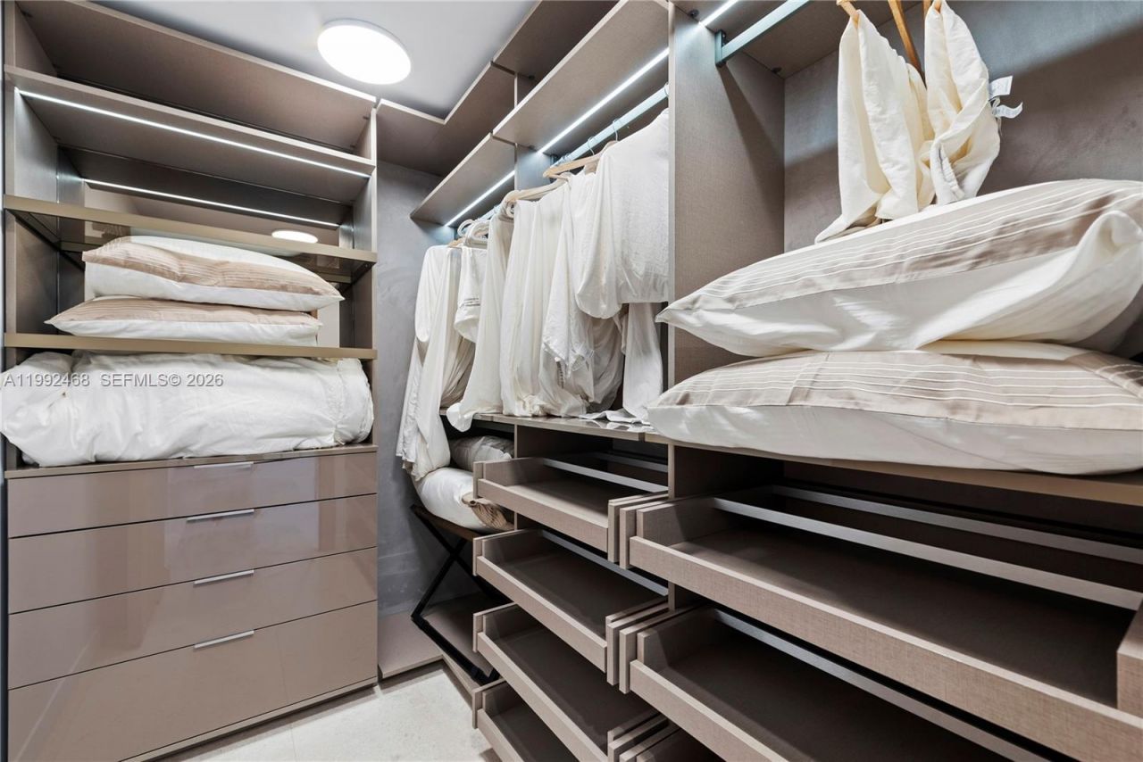 1135 103rd St, Unit 303, Bay Harbor Islands, FL 33154 Photo