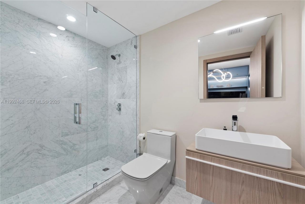 1135 103rd St, Unit 303, Bay Harbor Islands, FL 33154 Photo