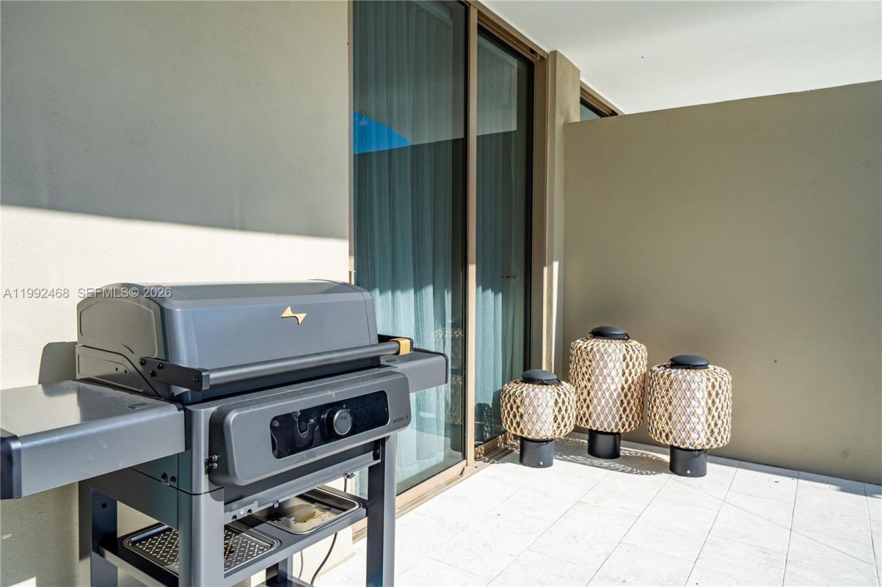 1135 103rd St, Unit 303, Bay Harbor Islands, FL 33154 Photo