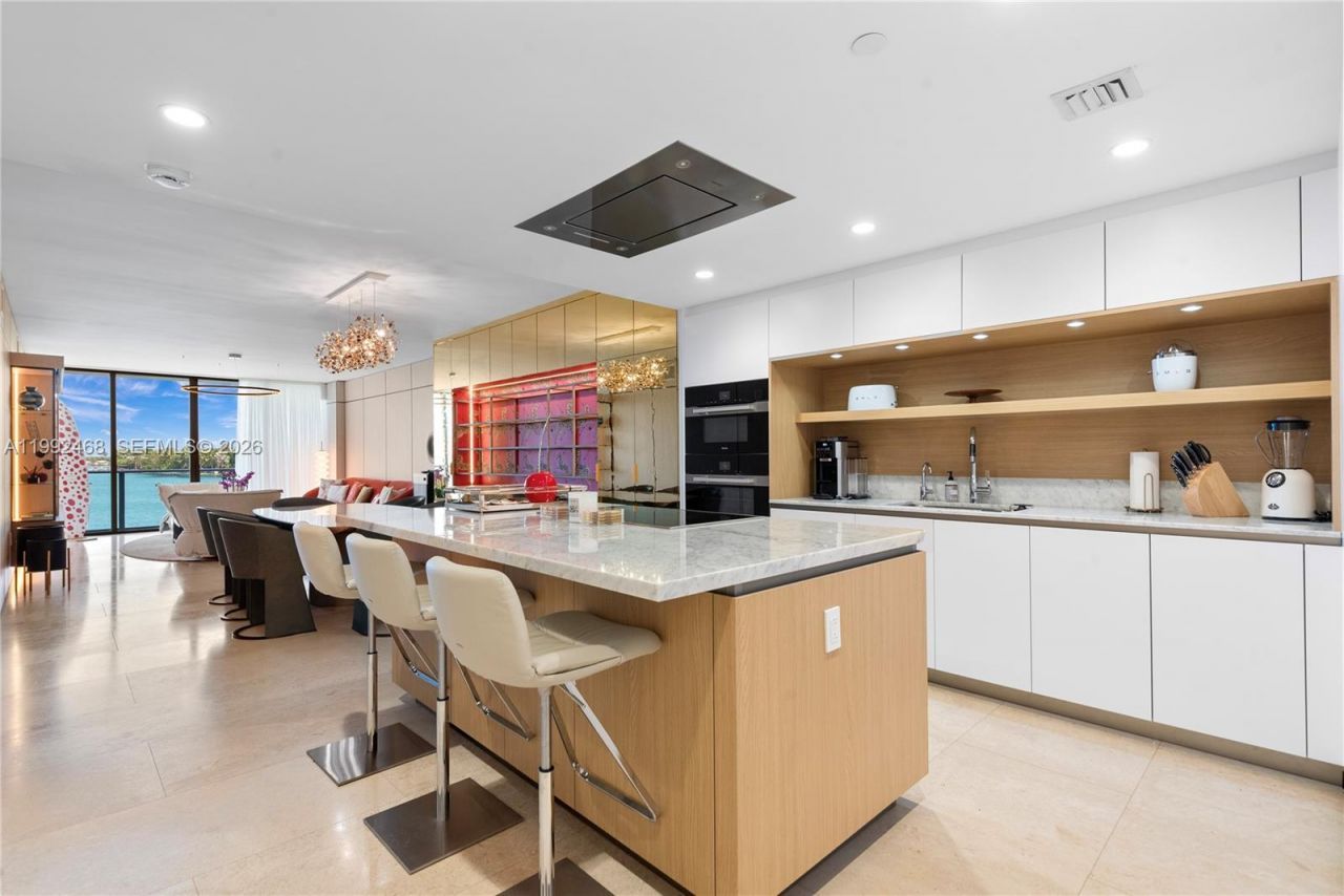 1135 103rd St, Unit 303, Bay Harbor Islands, FL 33154 Photo