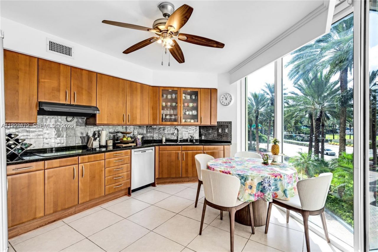 19333 Collins Ave, Unit 304, Sunny Isles Beach, FL 33160 Photo