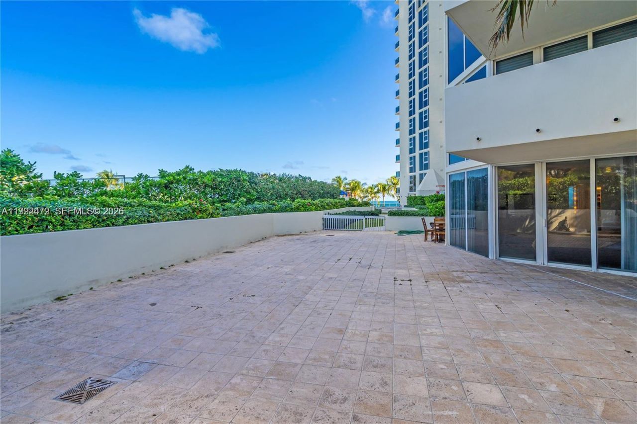 19333 Collins Ave, Unit 304, Sunny Isles Beach, FL 33160 Photo