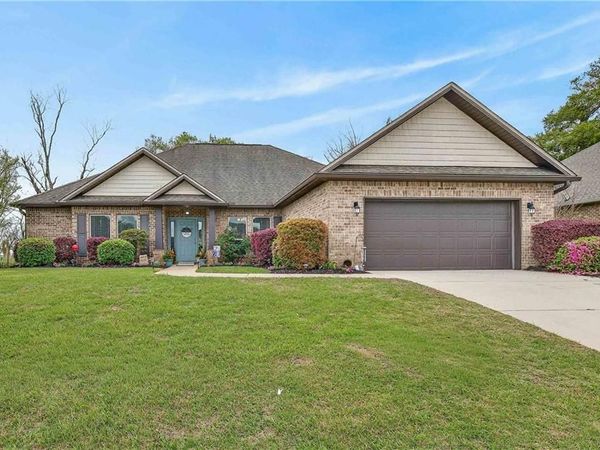 10518 Dunmore Drive, Daphne, AL 36526