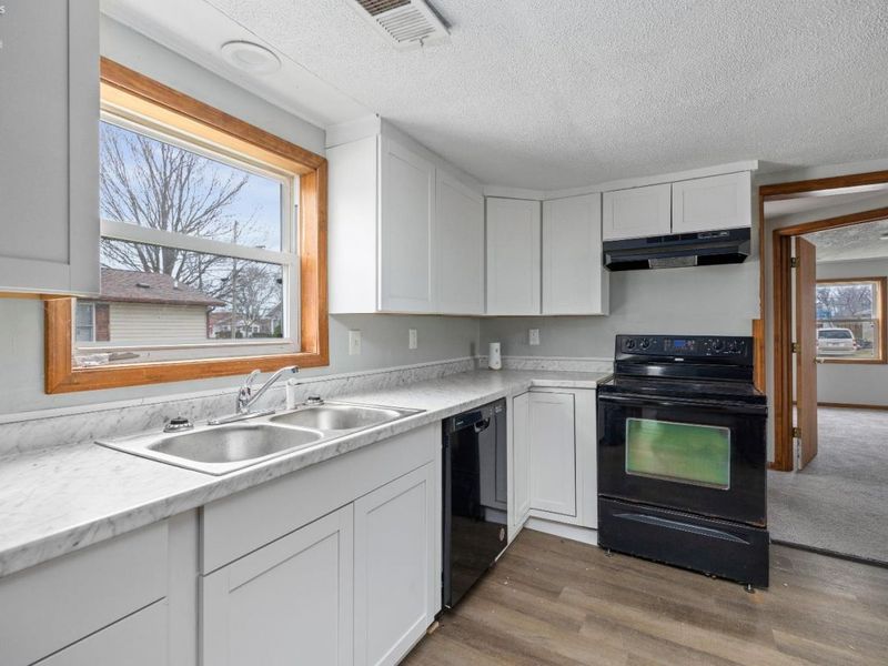 214 Linden Street, Port Clinton, OH 43452 Photo 3