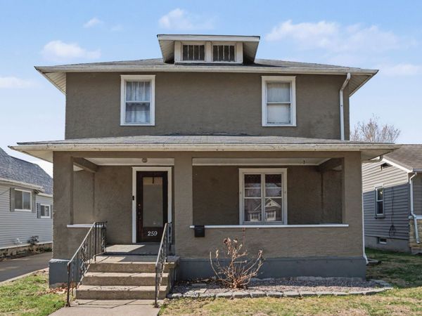 259 16th Place , Clinton, IA 52732