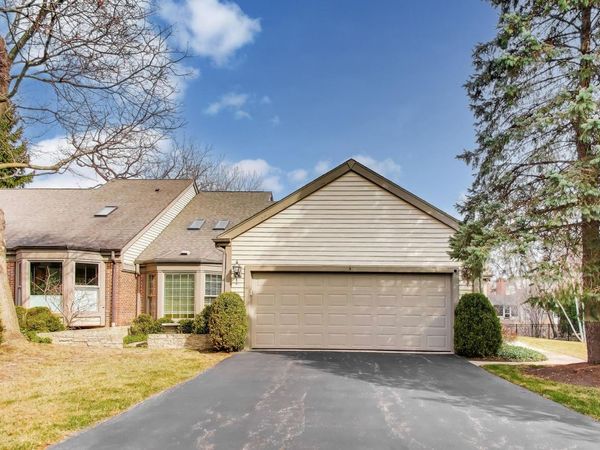 12 Warrington Drive , Lake Bluff, IL 60044