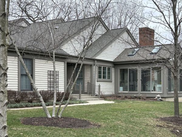 12 Warrington Drive , Lake Bluff, IL 60044