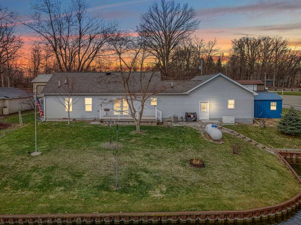 6877 Rowley Drive, Osseo, MI 49266