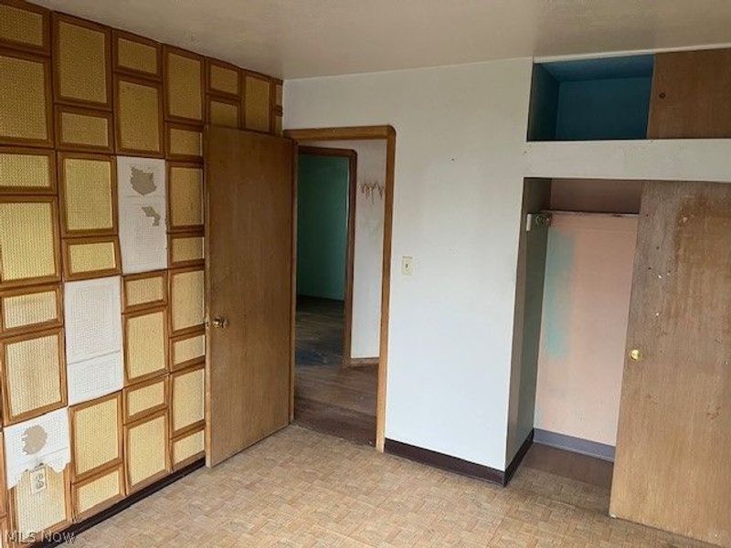 6330 Stonecrest Drive , Brook Park, OH 44142 Photo 12