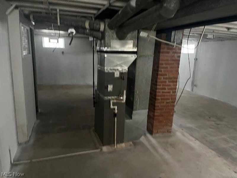 6330 Stonecrest Drive , Brook Park, OH 44142 Photo 16