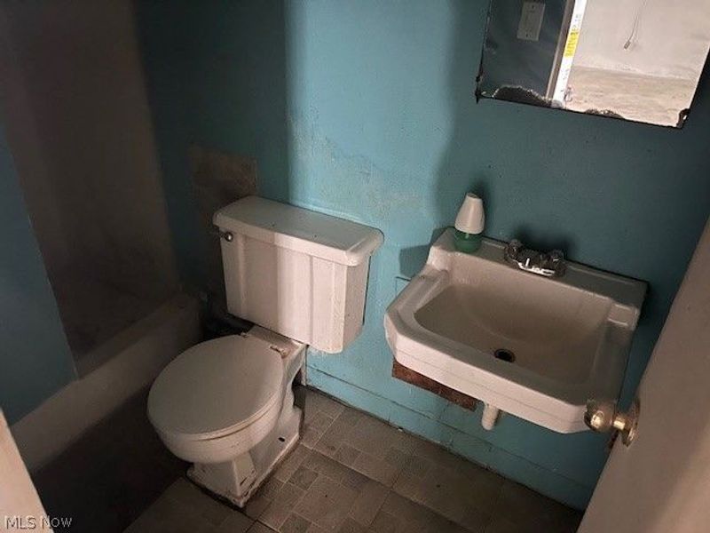 6330 Stonecrest Drive , Brook Park, OH 44142 Photo 17