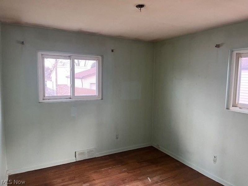 6330 Stonecrest Drive , Brook Park, OH 44142 Photo 8