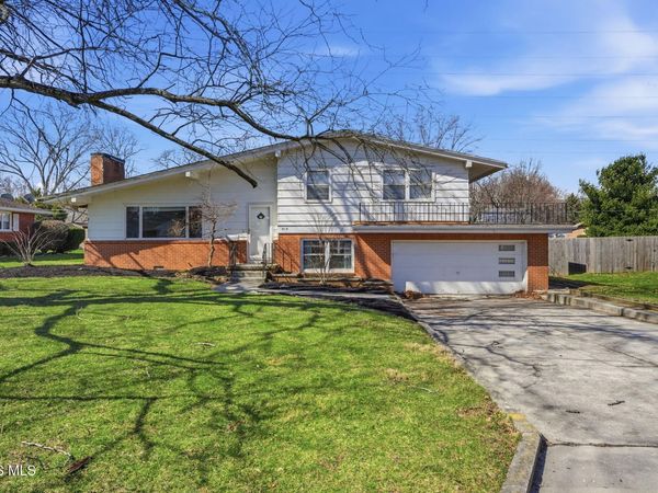 415 Glenview Drive, Fostoria, OH 44830