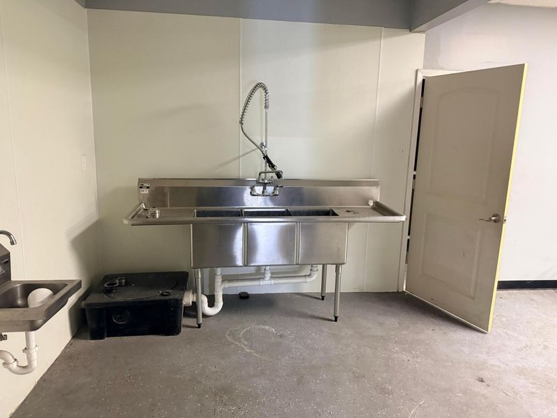 511 Industrial Mile Road , Columbus, OH 43228 Photo 28