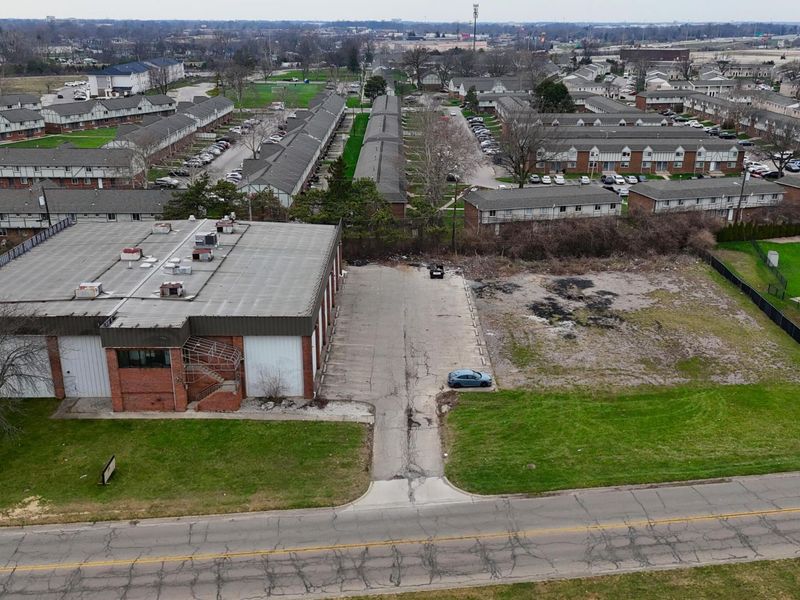 511 Industrial Mile Road , Columbus, OH 43228 Photo 3