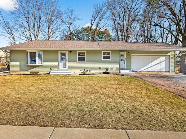 1009 RIVERSIDE DRIVE, Waupaca, WI 54981