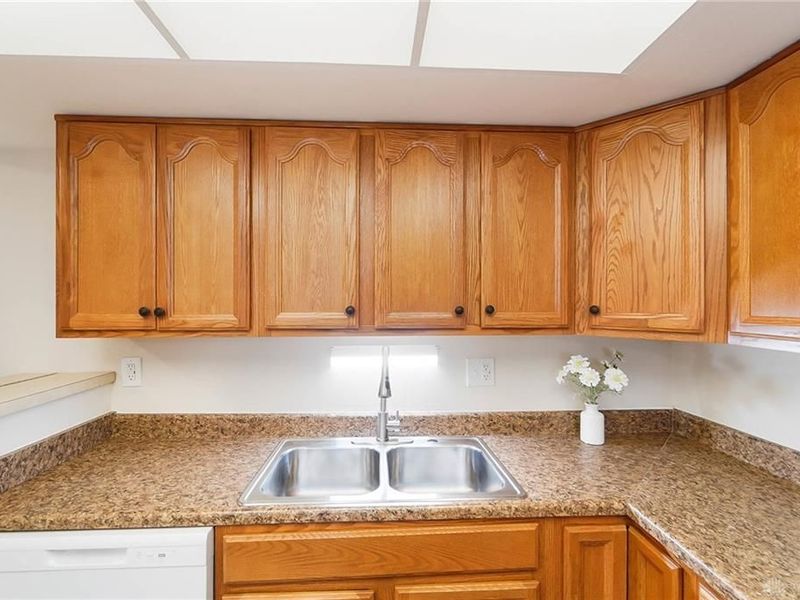 5740 Pennywell Drive, Dayton, OH 45424 Photo 16