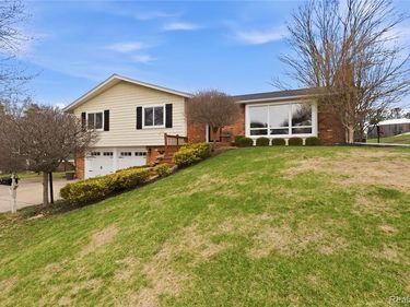 116 Whims Lane, Oakland Twp, MI 48306