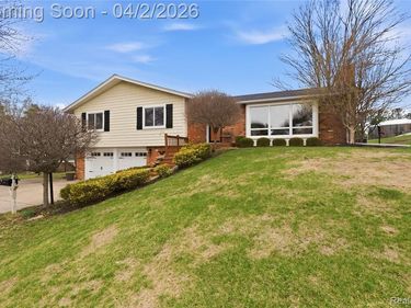 116 Whims Lane, Oakland Twp, MI 48306