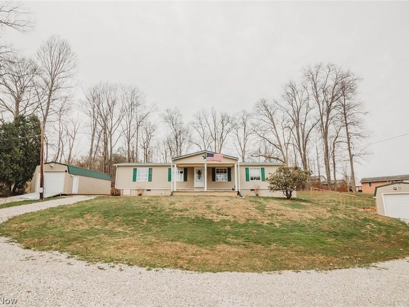 13533 Emerson Avenue, Williamstown, WV 26187 Photo 1