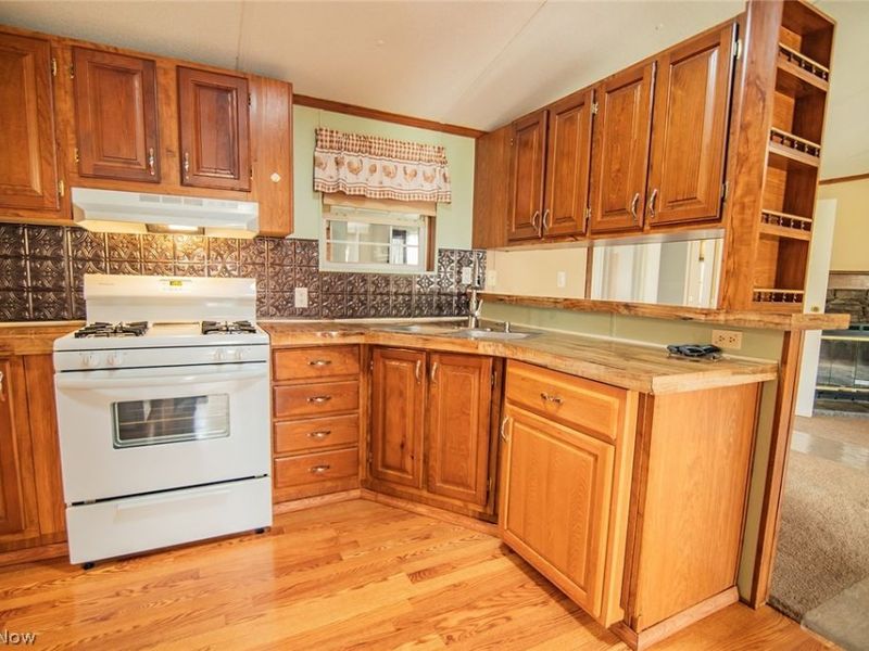 13533 Emerson Avenue, Williamstown, WV 26187 Photo 15