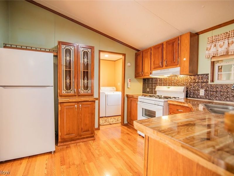 13533 Emerson Avenue, Williamstown, WV 26187 Photo 16