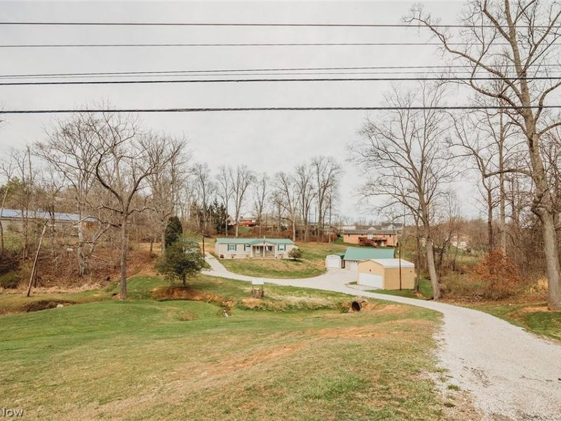 13533 Emerson Avenue, Williamstown, WV 26187 Photo 2