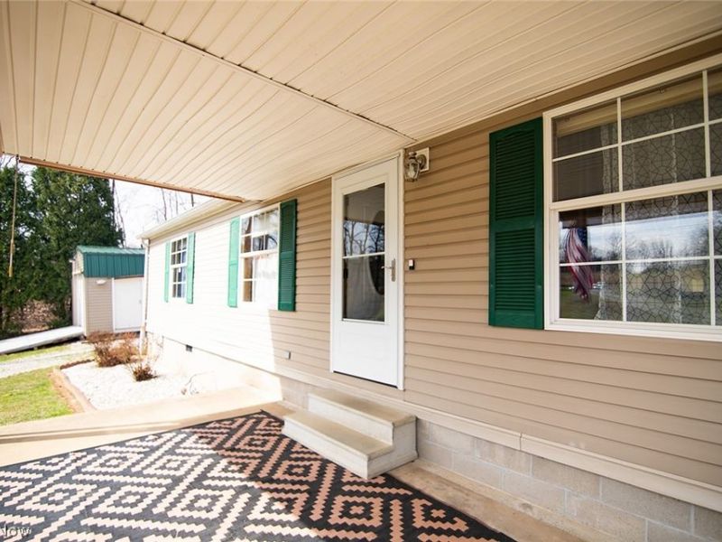 13533 Emerson Avenue, Williamstown, WV 26187 Photo 3