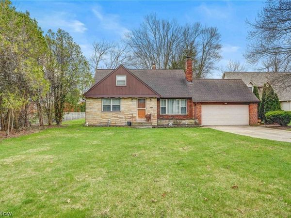 24037 Mastick Road , North Olmsted, OH 44070
