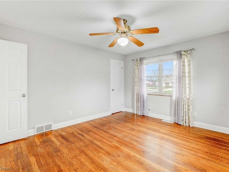 24037 Mastick Road , North Olmsted, OH 44070 Photo 13