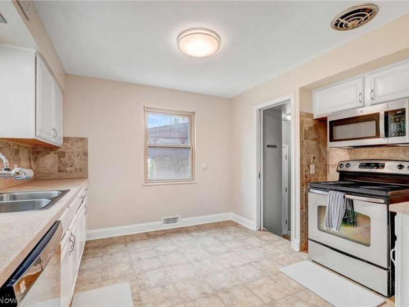 24037 Mastick Road , North Olmsted, OH 44070 Photo 25