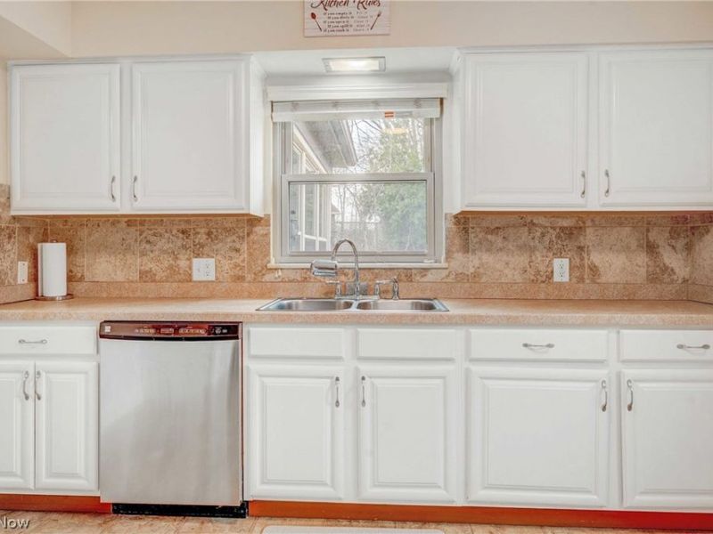 24037 Mastick Road , North Olmsted, OH 44070 Photo 28