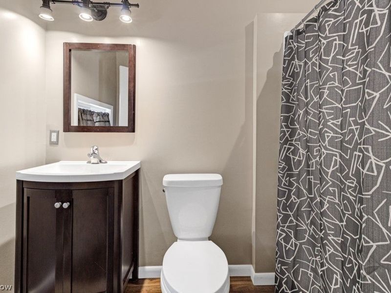 251 E Mohawk Drive , Malvern, OH 44644 Photo 16